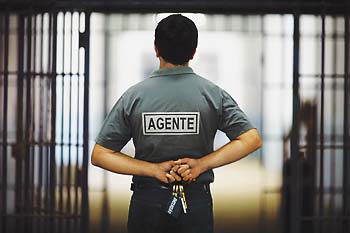 a_g_e_n_t_e__p_e_n_i_t_e_n_c_i__r_i_o