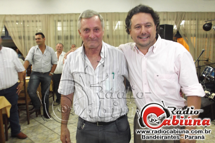 presidente_renato_e_o_agricultor_jose_dalsanto_ganhador_do_trator.jpg